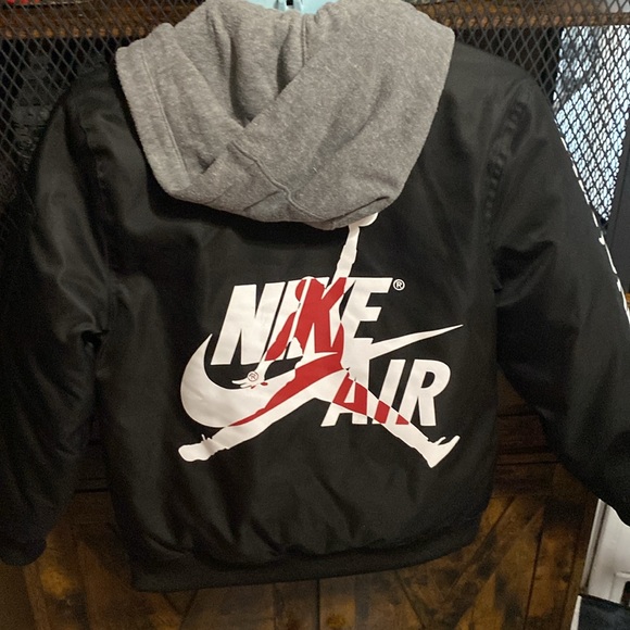 Nike Air Black Jacket with Red Lining - Picture 5 of 5